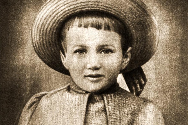 Анна Ахматова в детстве