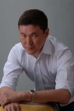 Данияр Сугралинов
